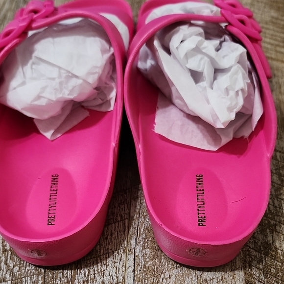 PrettyLittleThing Pink Slip-On Sandals - Picture 3 of 10